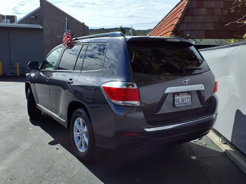 Used 2012 Toyota Highlander FWD image 5