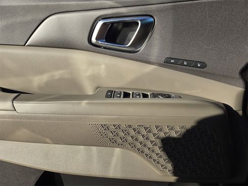 New 2026 Kia Carnival EX image 16