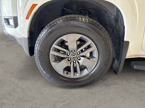 Certified 2025 Nissan Frontier SV w/ SV Convenience Package AWD/4WD image 14