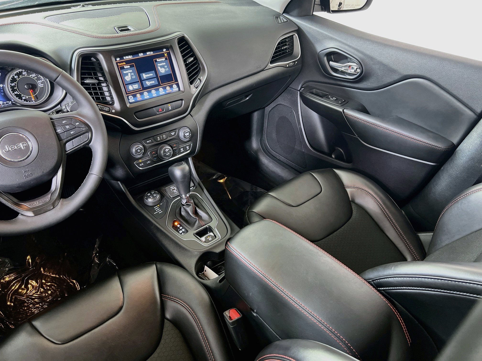 Used 2022 Jeep Cherokee Trailhawk AWD/4WD image 22