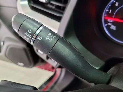 Used 2018 GMC Acadia SLE image 36