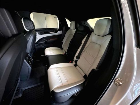 New 2026 Porsche Cayenne AWD/4WD image 28