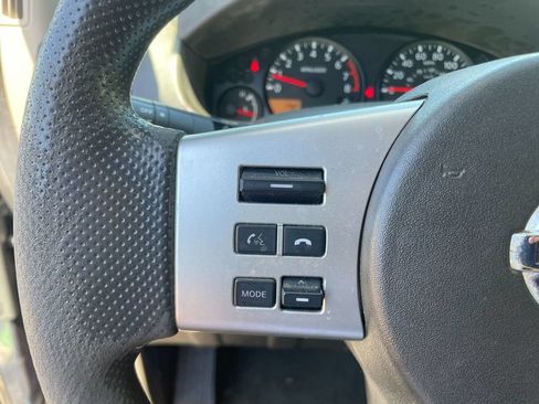 Used 2013 Nissan Frontier SV AWD/4WD image 16