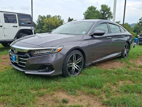 Used 2022 Honda Accord Touring image 3