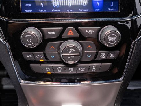 Used 2019 Jeep Grand Cherokee Trailhawk image 22