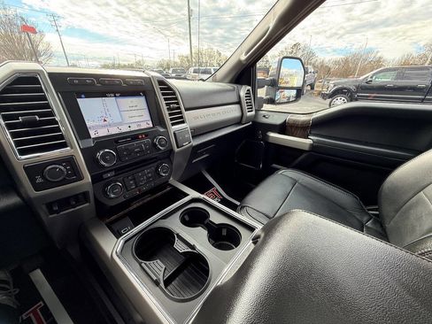 Used 2017 Ford F350 Lariat w/ Lariat Ultimate Package image 30