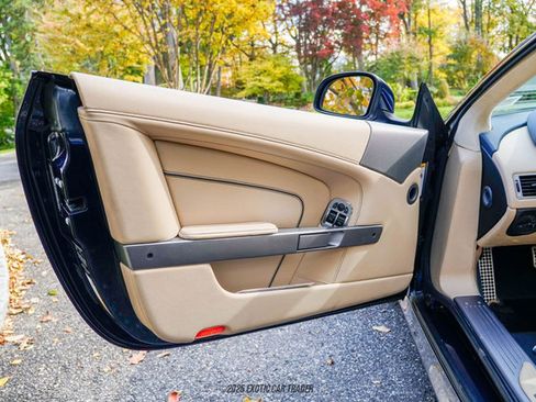 Used 2015 Aston Martin DB9 Volante image 32