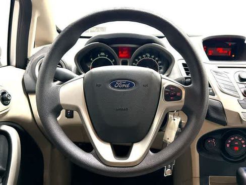 Used 2011 Ford Fiesta SE w/ Super Fuel Economy Pkg FWD image 7