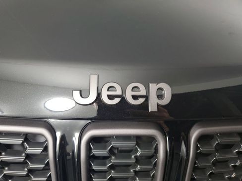 New 2026 Jeep Compass Latitude image 10