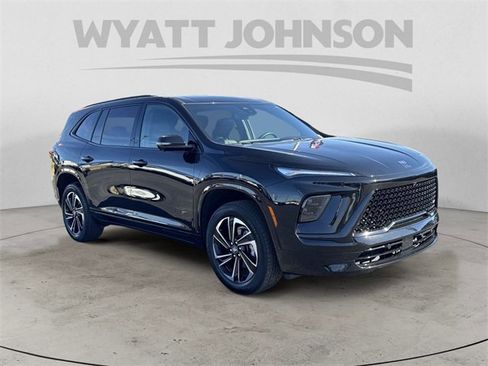 Used 2025 Buick Enclave Sport Touring image 7