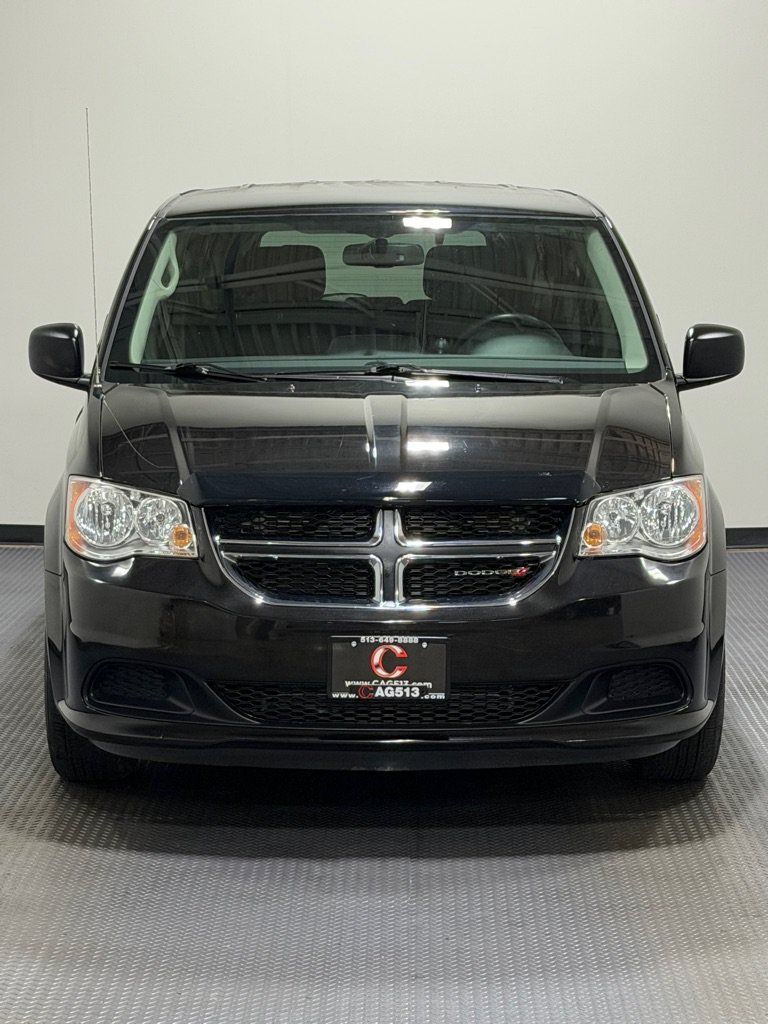 Used 2018 Dodge Grand Caravan SE w/ UConnect Hands-Free Group FWD image 3