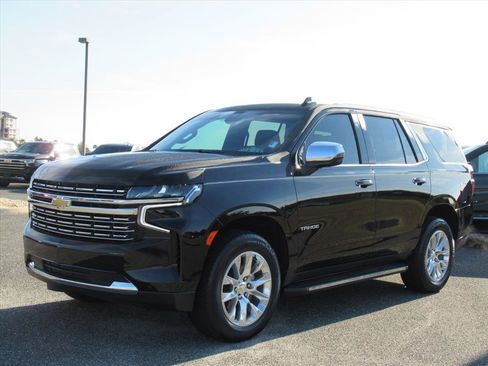 Used 2021 Chevrolet Tahoe Premier w/ Premium Package image 3