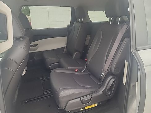 Certified 2024 Kia Carnival EX FWD image 19