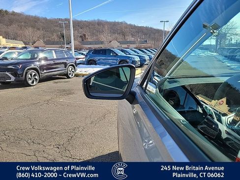 Certified 2025 Volkswagen Tiguan SE image 26