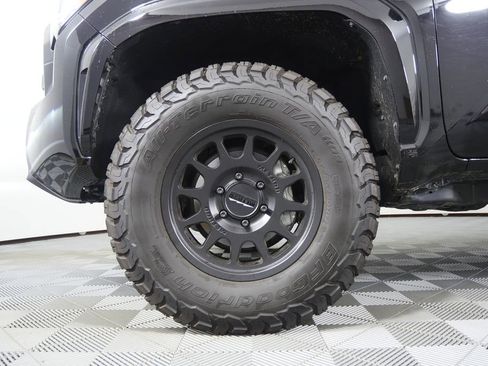 Used 2024 Toyota Tacoma SR5 w/ SR5 Upgrade Package image 8