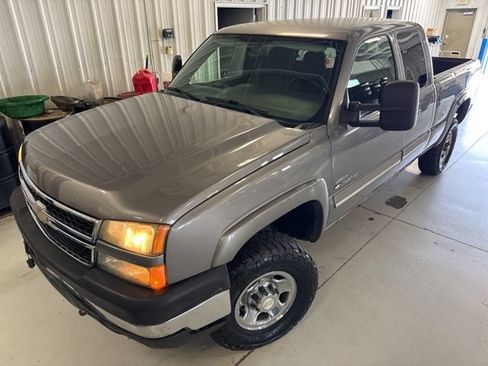 Used 2007 Chevrolet Silverado 2500 LT w/ Heavy-Duty Power Package AWD/4WD image 22