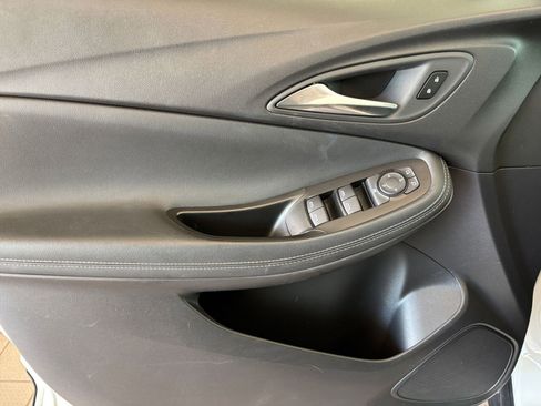 Used 2025 Buick Encore GX Preferred FWD image 18