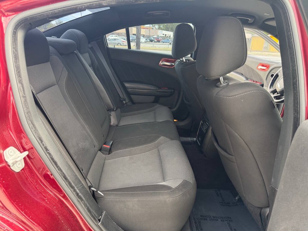 Used 2021 Dodge Charger SXT w/ Blacktop Package RWD image 11