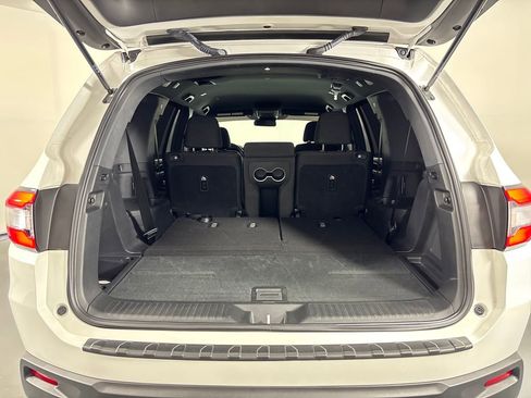 Used 2025 Honda Pilot Sport image 35
