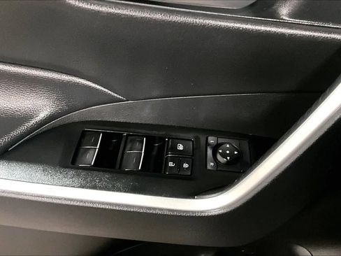 Used 2025 Toyota RAV4 XLE image 34