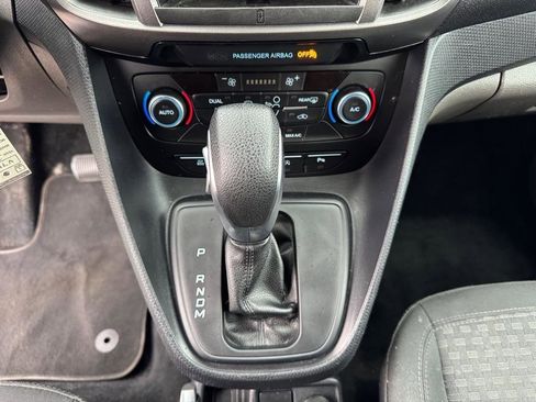 Used 2022 Ford Transit Connect XLT FWD image 32