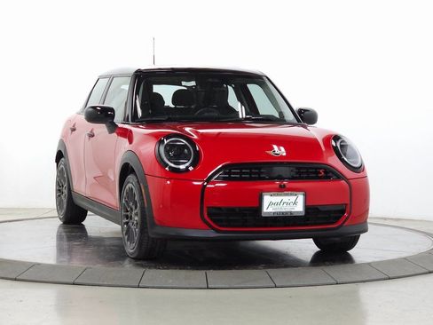 Used 2025 MINI Cooper S FWD image 1
