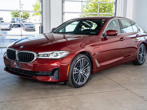 Used 2023 BMW 530e xDrive image 11