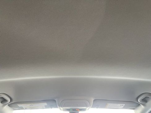 Used 2023 GMC Terrain SLE w/ Driver Convenience Package image 12