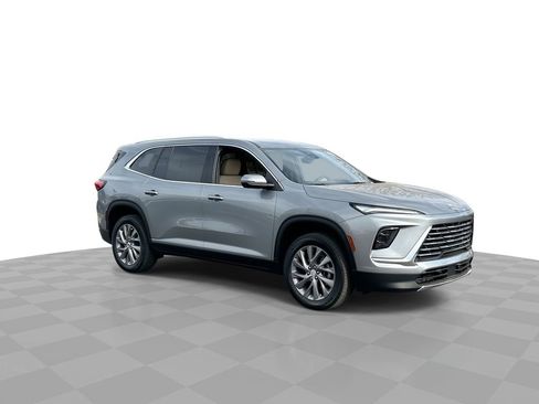 Used 2025 Buick Enclave Preferred w/ Power Package image 2