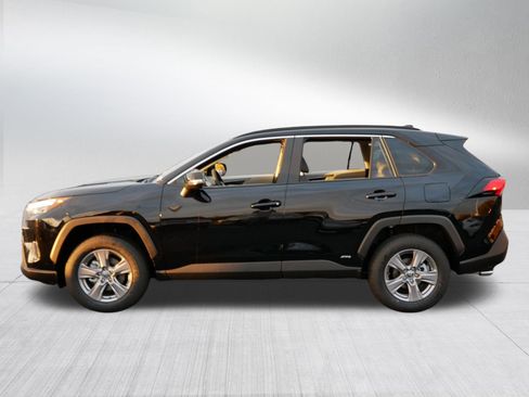 Certified 2025 Toyota RAV4 XLE image 4