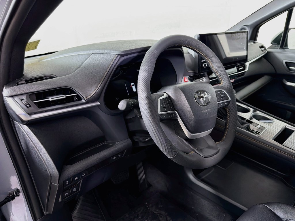 New 2026 Toyota Sienna XLE Woodland Edition AWD/4WD image 10