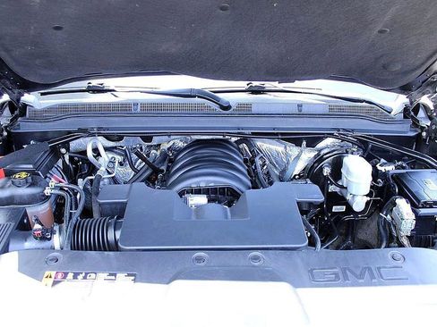 Used 2017 GMC Yukon XL SLE w/ SLE Value Package image 25