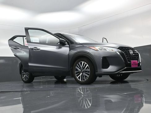 Used 2023 Nissan Kicks SV FWD image 26