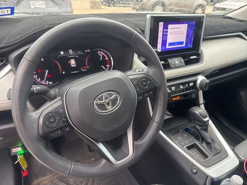 Used 2023 Toyota RAV4 XLE Premium FWD image 10