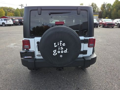 Used 2013 Jeep Wrangler Sport image 6