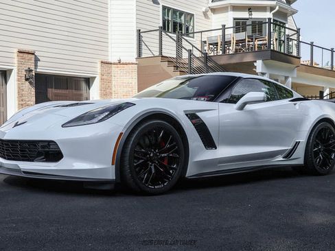 Used 2016 Chevrolet Corvette Z06 w/ 2LZ Preferred Equipment Group RWD image 16
