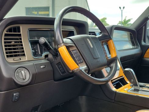 Used 2012 Lincoln Navigator 2WD image 14