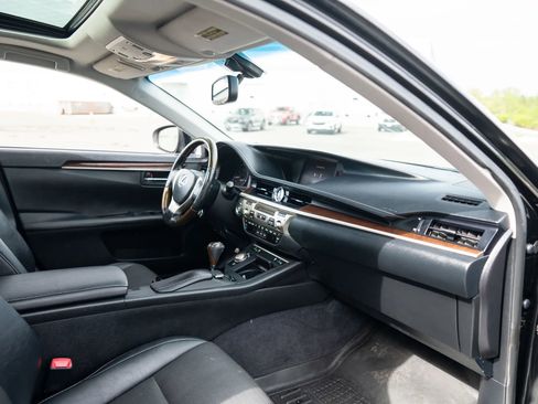 Used 2015 Lexus ES 350 w/ Premium Package image 19