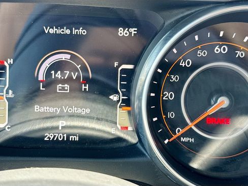 Used 2022 Jeep Gladiator Sport AWD/4WD image 13