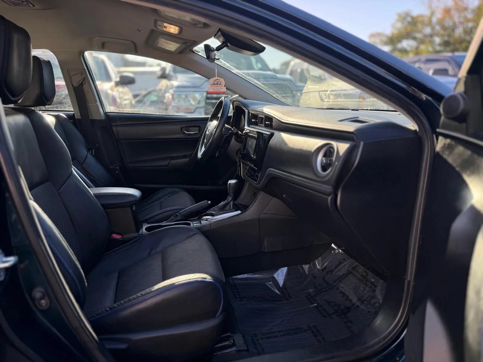 Used 2019 Toyota Corolla SE w/ Carpet Mat Package (TMS) FWD image 26