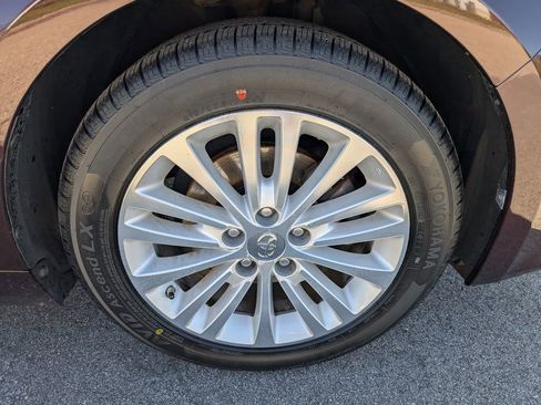 Used 2014 Toyota Avalon Limited FWD image 11
