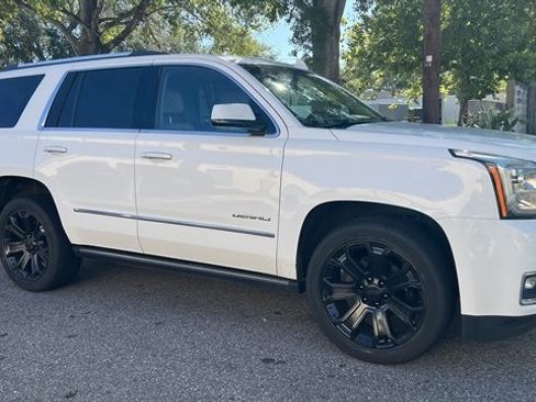 Used 2015 GMC Yukon Denali w/ Premium Package AWD/4WD image 4