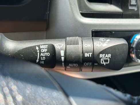 Used 2018 Toyota Highlander Limited Platinum FWD image 30
