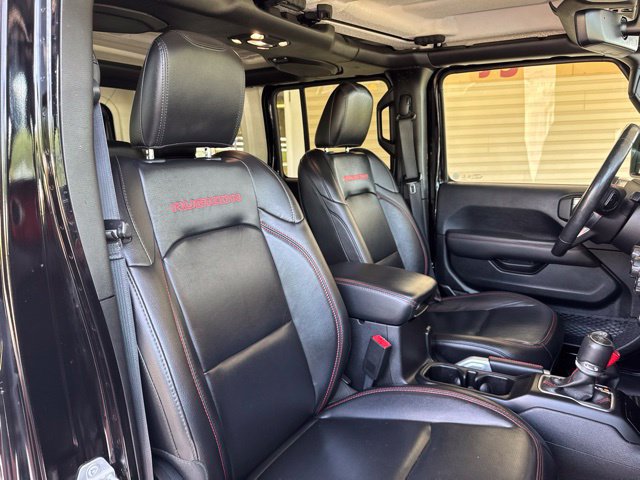 Used 2019 Jeep Wrangler Unlimited Rubicon w/ Dual Top Group AWD/4WD image 30