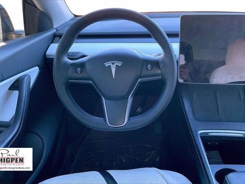 Used 2022 Tesla Model Y Long Range image 5
