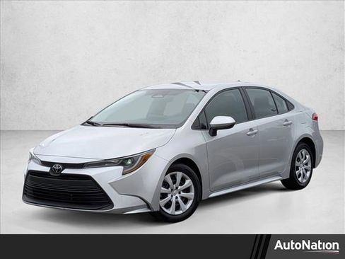 Used 2025 Toyota Corolla LE image 1
