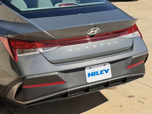 New 2026 Hyundai Elantra SE image 6