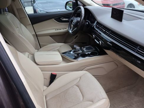 Used 2017 Audi Q7 3.0T Premium Plus w/ Premium Plus Package AWD/4WD image 34