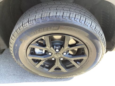 Used 2025 Jeep Grand Cherokee L Laredo AWD/4WD image 30