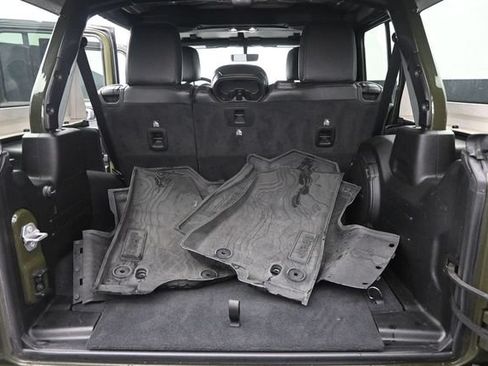 Used 2022 Jeep Wrangler Unlimited Sahara w/ LED Lighting Group AWD/4WD image 7